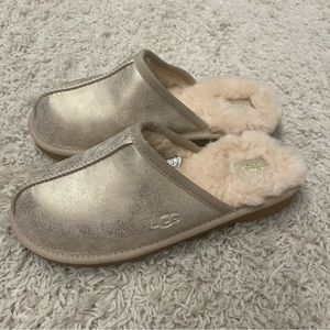 UGG Slippers - Gold